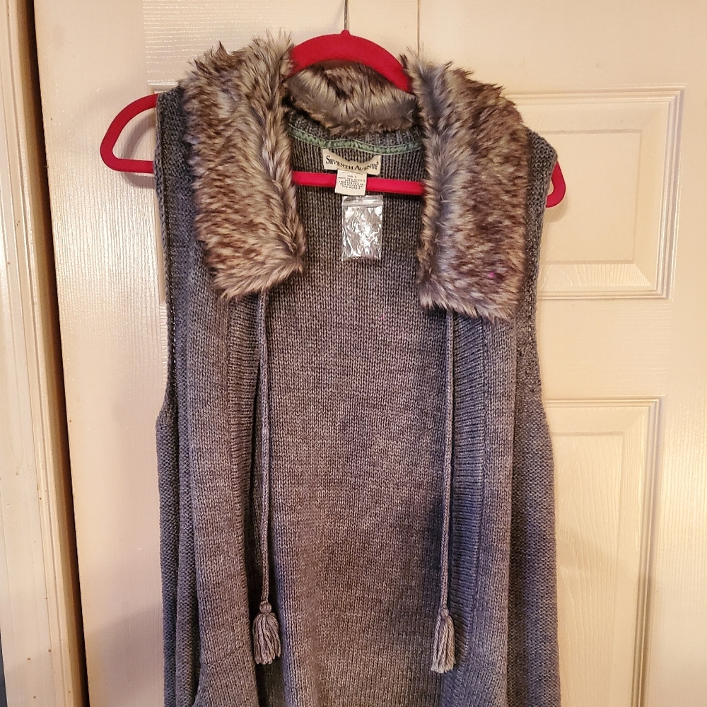 Sweater vest